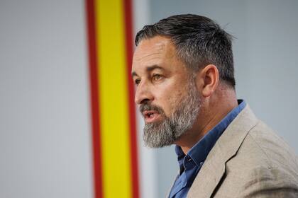 10/06/2024 El presidente de VOX, Santiago Abascal, comparece durante el seguimiento de la jornada electoral de elecciones europeas, en la sede de VOX, a 9 de junio de 2024, en Madrid (España). Hoy tienen lugar las elecciones europeas de 2024 en España en las que se eligen a 61 eurodiputados al Parlamento Europeo. El partido político más numeroso es el Partido Popular Europeo, con 177 parlamentarios, seguido del Grupo de la Alianza Progresista de Socialistas y Demócratas (143), mientras que el más pequeño es el grupo de la Izquierda, con 37 representantes. VOX ha quedado en tercera posición con seis escaños, dos más que en las elecciones europeas de 2019. POLITICA Alejandro Martínez Vélez - Europa Press