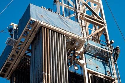 10/11/2022 Planta petrolera de YPF ECONOMIA YPF