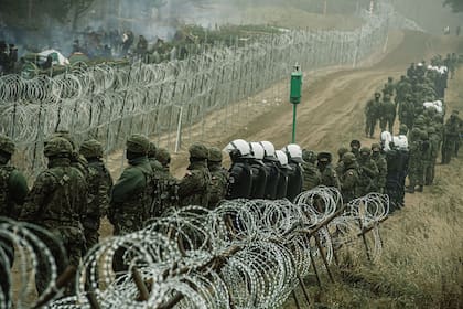11-11-2021 Polonia asegura que la crisis en la frontera no requiere convocar una reunión del Consejo de la OTAN.  Las autoridades iraquíes han informado este jueves de que 433 migrantes han sido repatriados desde Bielorrusia después de que se vieran atrapados en la frontera a la espera de entrar en la Unión Europea en plena crisis migratoria.  POLITICA EUROPA EUROPA ORIENTE PRÓXIMO ASIA POLONIA BIELORRUSIA IRAQ INTERNACIONAL HANDOUT