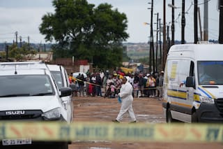 11 personas arrestadas por tiroteo en bar en Sudáfrica