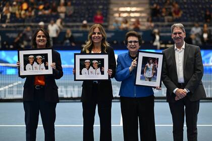 11/11/2023 2023 BJKC Finals Seville
Semifinal
BJKC 60Th Anniversary Celebrations
Arantxa Sanchez (ESP) , Conchita Martinez (ESP) ,
Billie Jean King (USA) And ITF President David Haggerty (USA). La Federación Internacional de Tenis (ITF) conmemoró este sábado los 60 años del inicio de la Copa Mundial femenina, conocida actualmente como Billie Jean King Cup, en un evento con las pentacampeonas españolas Conchita Martínez y Arantxa Sánchez Vicario, repasando sus respectivas trayectorias profesionales desde el Estadio de La Cartuja. EUROPA ESPAÑA DEPORTES PAUL ZIMMER