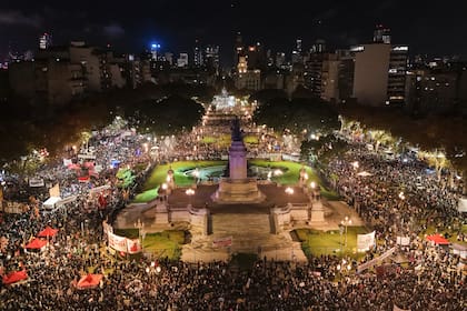 11° Marcha Ni Una Menos en el Congreso. 3J de 2026. Protesta en reclamo, entre otros, por los tres últimos femicidios de Agostina, Dulce y Noelia