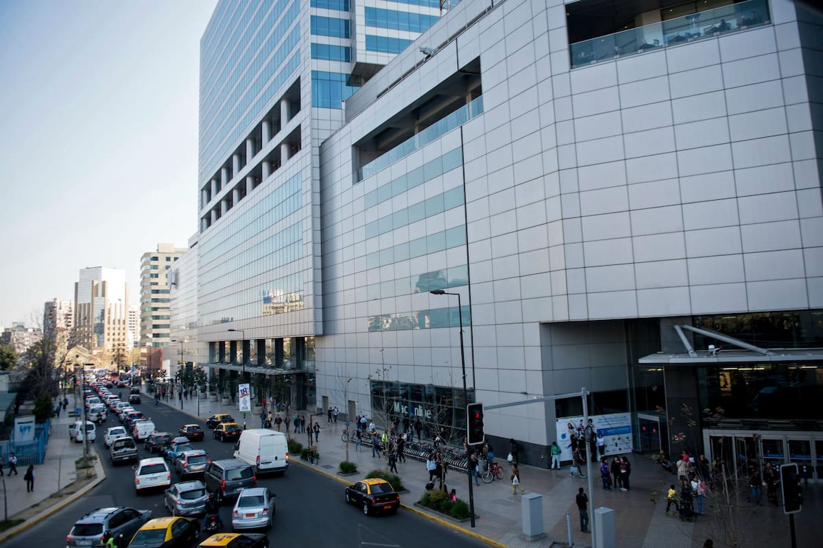 12 personas se quitaron la vida en el último tiempo desde la torre del Costanera Center, de las cuales dos ocurrieron en el último mes