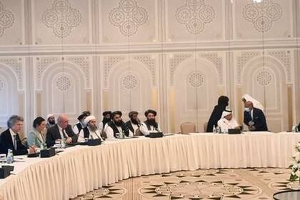 13-10-2021 Una delegación talibán encabezada por su ministro de Exteriores, Amir Jan Muttaqi, se reúne con representantes de EEUU, UE y otros países occidentales en Doha POLITICA TWITTER @QAHARBALKHI