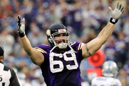 136 sacks de Jared Allen lo acercan al Salón de la Fama