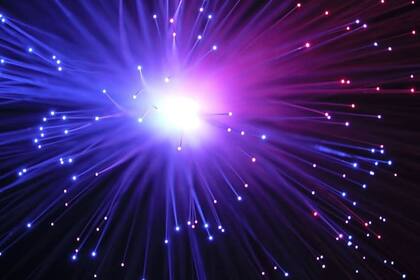 14-09-2021 Nuevo láser captura energía como auriculares con cancelación de ruido.  Físicos de la ANU (Universidad Nacional de Australia) han desarrollado láseres microscópicos extremadamente potentes que son incluso más pequeños que la longitud de onda de la luz que producen.  POLITICA INVESTIGACIÓN Y TECNOLOGÍA PXFUEL