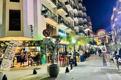 14 barrios festejan hoy "La noche de las cervecerías"