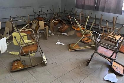 140 alumnos destrozaron un colegio en Mendoza