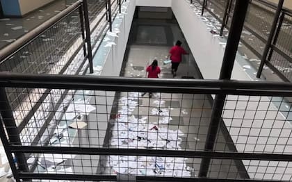 140 alumnos destrozaron un colegio en Mendoza