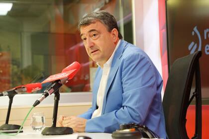14/06/2022 El portavoz del PNV en el Congreso, Aitor Esteban, en una entrevista en Radio Euskadi. POLITICA PNV