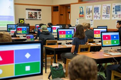 14/07/2023 Estudiantes usando Kahoot! ECONOMIA KAHOOT