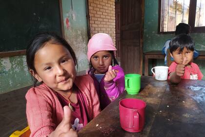 14/07/2023 Niños atendidos por el proyecto de la Fundación Social Universal (FSU), con ayuda del Ayuntamiento de Córdoba, para garantizar una alimentación saludable en escuelas rurales del distrito de Sopachuy en Bolivia. ANDALUCÍA ESPAÑA EUROPA SUDAMÉRICA ESPAÑA EUROPA EUROPA CÓRDOBA BOLIVIA ANDALUCÍA ESPAÑA SOCIEDAD FUNDACIÓN SOCIAL UNIVERSAL