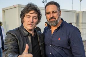 14/08/2023 El ganador de las PASO en Argentina, el ultraderechista y ultraliberal Javier Milei, con el líder de Vox, Santiago Abascal. ESPAÑA EUROPA MADRID POLÍTICA TWITTER @VOX_ES
