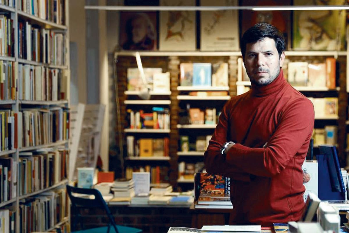 14/12/2023 El escritor y periodista peruano Renato Cisneros presente su nueva novel 'El mundo que vimos arder' CULTURA PENGUIM RANDOM HOUSE (CEDIDA)