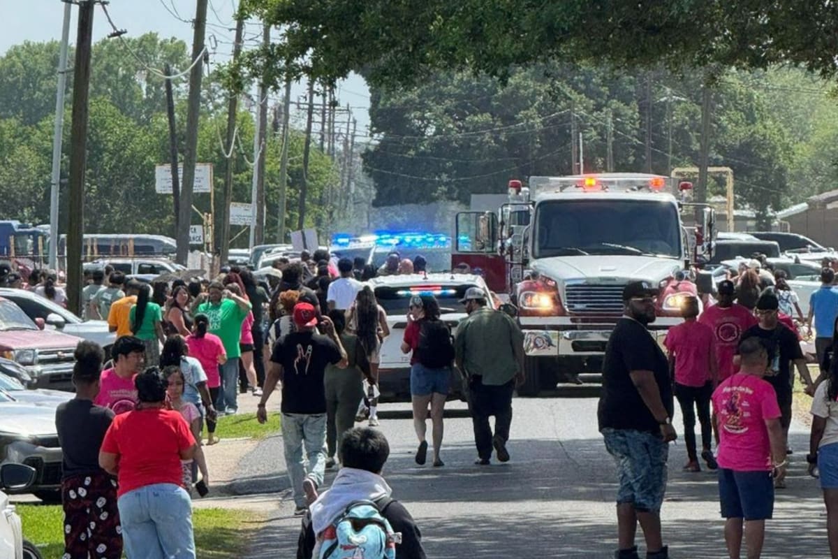 15 personas resultaron heridas en un festival en EE.UU. por un vehículo que manejó contra la gente que había asistido al evento