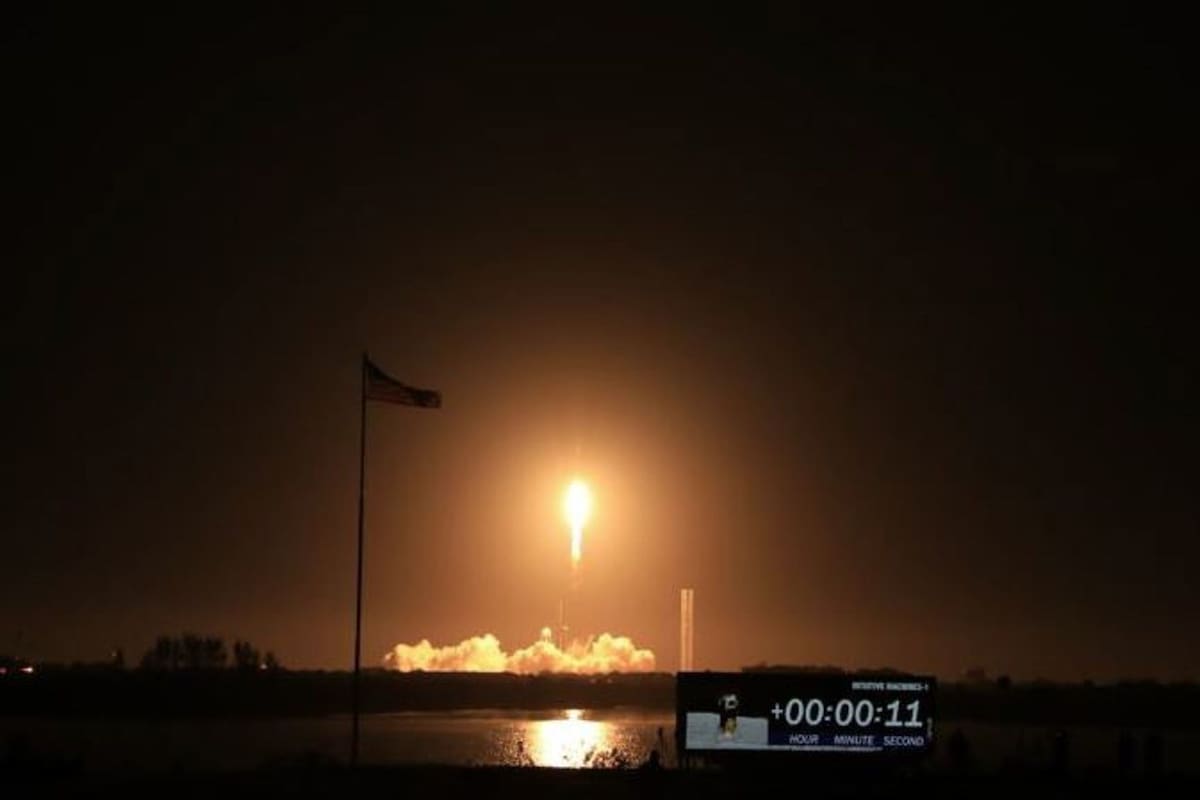 15/02/2024 Despegue del aterrizador lunar Nova C. El módulo de aterrizaje Nova-C de Intuitive Machines viaja camino de la superficie de la Luna tras su lanzamiento