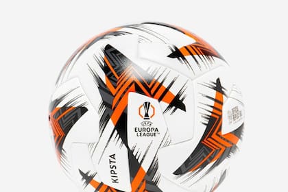 15/07/2024 Fútbol.- Kipsta presenta los balones oficiales de la Liga Europa y Conference League para 2024-25. La marca especializada en fútbol de Decathlon Kipsta presenta este martes los balones oficiales que se utilizarán en todos los partidos de la Liga Europa y Conference League de la UEFA a partir de la temporada 2024-25 y hasta 2026-27, según informa en un comunicado. ESPAÑA EUROPA MADRID DEPORTES KIPSTA