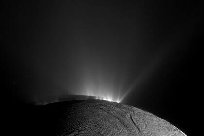 15/12/2023 Eyecciones de gas desde el interior de Encélado POLITICA INVESTIGACIÓN Y TECNOLOGÍA NASA/JPL-CALTECH/SPACE SCIENCE INSTITUTE