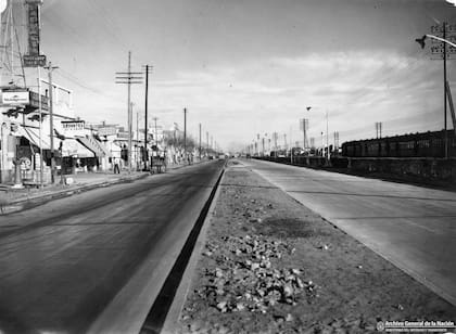Avenida Rivadavia hacia Ciudadela, ca 1937.