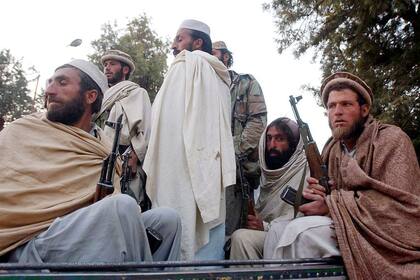16-11-2001 Antiguos combatientes talibán en Jalalabad POLITICA ASIA AFGANISTÁN INTERNACIONAL SPENCER PLATT