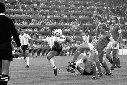 16-6-1982: contra Hungría, el día de su primer gol en un Mundial