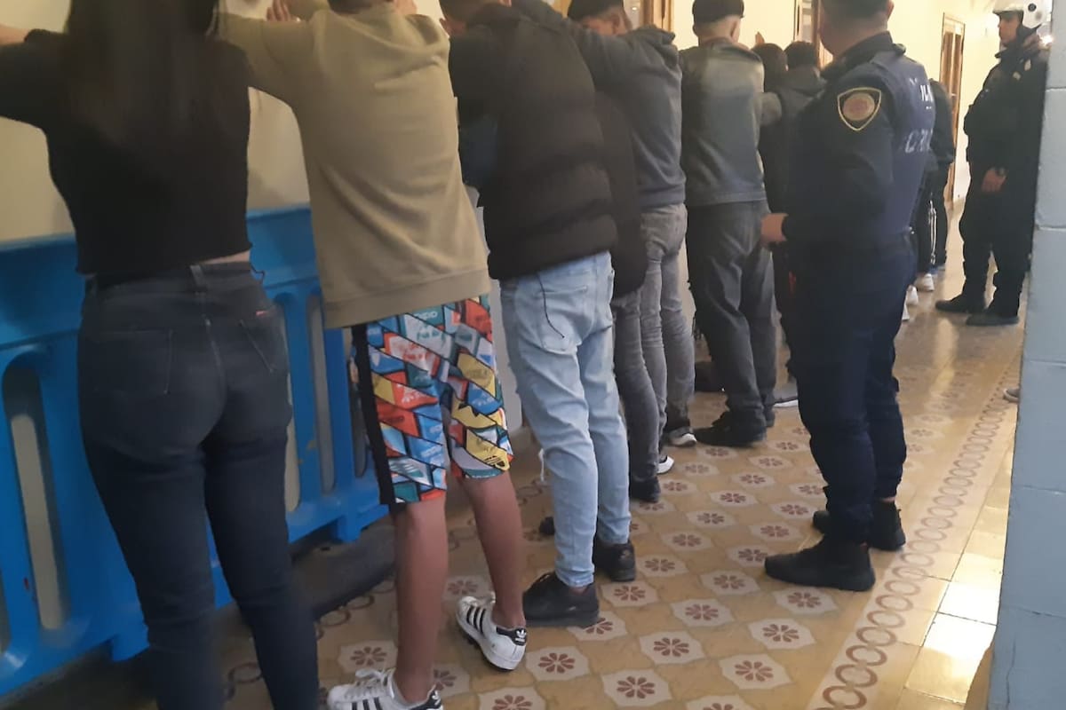 16 chicas y chicos menores de edad, detenidos en Córdoba capital