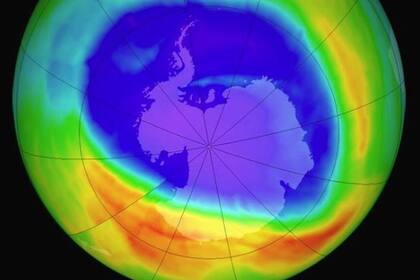 16/02/2023 Más emisiones de sustancias prohibidas que destruyen la capa de ozono.  Una nueva investigación revela que están aumentando las emisiones mundiales de varias sustancias químicas prohibidas que destruyen la capa de ozono, según publican sus autores en la 'Nature Geoscience'.  POLITICA INVESTIGACIÓN Y TECNOLOGÍA NASA