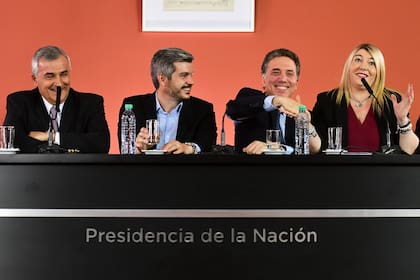 16/11/2917 Buenos Aires: El ministro del Interior, Obras Píblicas y Vivienda, Rogelio Frigerio, está reunido con gobernadores para definir los alcances del acuerdo fiscal propuesto por el Gobierno para lograr un equilibrio de las cuentas públicas provinciales, que ser· anunciado al mediodía por el p