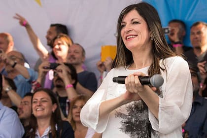 17 de mayo, Fernanda Vallejos propone que el Estado se quede con parte de las empresas en crisis