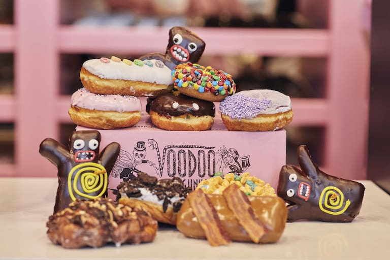 18-32094 CW18 Voodoo Doughnut First Look
Interiors
Doughnuts
Donut
interiors
signage
food
CityWalk CW