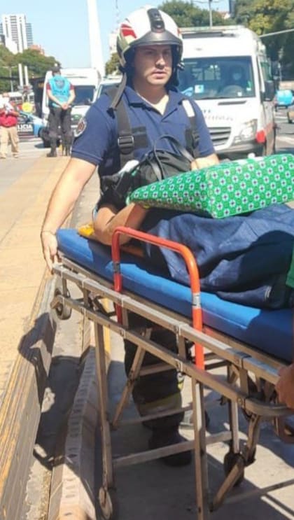 18 personas resultaron heridas por el accidente entre dos colectivos en la avenida 9 de Julio