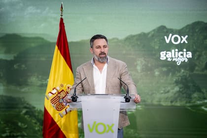 18/02/2024 El presidente de Vox, Santiago Abascal, comparece durante el seguimiento de la jornada electoral de los comicios autonómicos de Galicia, en la sede nacional de Vox, a 18 de febrero de 2024, en Madrid (España). Todos los gallegos han sido llamados a las urnas hoy, 18 de febrero, para elegir a su nuevo presidente autonómico para los próximos cuatro años. Hay 75 escaños en juego, por lo que los candidatos de los diferentes partidos deben alcanzar una mayoría absoluta de 38 escaños para hacerse con la Presidencia. POLITICA A. Pérez Meca - Europa Press