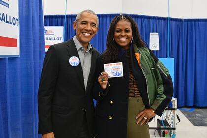 18/10/2022 El expresidente de Estados Unidos Barack Obama y la ex primera dama Michelle Obama en el colegio electoral POLITICA NORTEAMÉRICA ESTADOS UNIDOS INTERNACIONAL NORTEAMÉRICA BARACK OBAMA