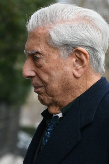 Vargas Llosa al ingresar en la Real Academia Española, en enero de 2023