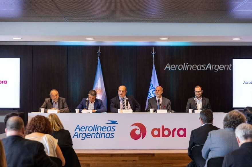 El Grupo Abra mira a Aerolíneas Argentinas: ¿comienza la era de las alianzas estratégicas?