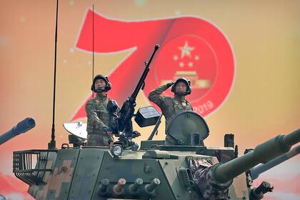 El Ejército Popular de Liberación mostró sus nuevas armas, entre ellas el DF-41, un misil balístico intercontinental con capacidad nuclear y un rango suficiente como para alcanzar cualquier punto de Estados Unidos; y el DF-17, un lanzador de planeadores hipersónicos.