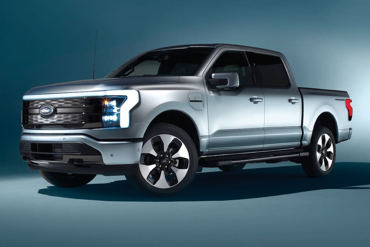 1980-2021. La Ford F-150 hace 40 años es el modelo más vendido en EE.UU.; a tono con los tiempos, ya se presenta en versión EV con 563 HP