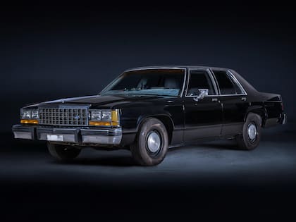 1987 Ford LTD Crown Victoria utilizado en Men in Black (1997)
