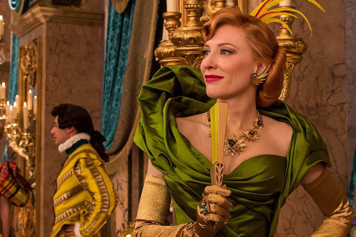 2015. Aunque sus incursiones en el cine familiar son escasas, su madrastra malvada en Cenicienta es un deleite para chicos y grandes