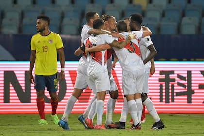 21-06-2021 Jugadores de Perú celebran uno de sus goles ante Colombia SUDAMÉRICA DEPORTES BRASIL COPA AMÉRICA