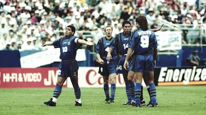 El alfajor tiene el diseño de la camiseta que usó Diego Maradona en el partido contra Grecia, en el Mundial de Estados Unidos 1994