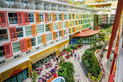 21/01/2024 Star of the Seas, el hermano del crucero más grande de la historia, zarpará en agosto de 2025 desde Florida (EEUU) . El crucero Star of the Seas de Royal Caribbean International, el barco más grande de la clase Icon junto al Icon of the Seas, comenzará a navegar en agosto de 2025 desde Puerto Cañaveral (Florida, Estados Unidos) con las experiencias características de este tipo de buques, según un comunicado. ESPAÑA EUROPA MADRID ECONOMIA ROYAL CARIBBEAN