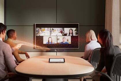 21/05/2024 La nueva cámara de conferencias MeetUp 2 de Logitech. POLITICA LOGITECH