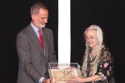 21/07/2023 El Rey entrega a Sharon Old el primer premio Joan Margarit. CULTURA CASA REAL
