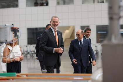 21/09/2023 El Rey Felipe VI durante su visita a la planta de producción de Porcelanosa COMUNIDAD VALENCIANA ESPAÑA EUROPA CASTELLÓN ECONOMIA CARMEN RIPOLLÉS