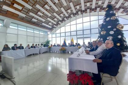 21/11/2022 Colombia.- El Gobierno colombiano nombra a cuatro mujeres más a su equipo negociador con la ELN.  El Gobierno de Colombia ha anunciado este viernes la incorporación de cuatro mujeres más a su equipo negociador en la Mesa de Diálogos de Paz con el Ejército de Liberación Nacional (ELN) completando así la cuota femenina con ocho negociadoras.  POLITICA SUDAMÉRICA INTERNACIONAL COLOMBIA ONU