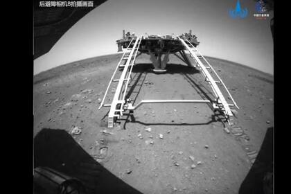22-05-2021 Imagen de la plataforma de aterrizaje de la misión Tianwen 1 tomada por el rover Zhurong después de descender a la superficie de Marte POLITICA EUROPA ESPAÑA INVESTIGACIÓN Y TECNOLOGÍA CNSA