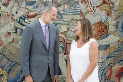 22/08/2023 El Rey propone a Núñez Feijóo como candidato a la investidura. El Rey Felipe VI iniciará este lunes la segunda ronda de contactos con los grupos parlamentarios de cara a la formación de Gobierno tras la investidura fallida del líder del PP, Alberto Núñez Feijóo, según ha anunciado Zarzuela. POLÍTICA CASA REAL