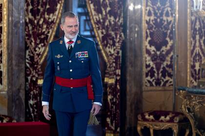 23/01/2024 El Rey Felipe VI recibe en audiencia militar a un grupo de generales de División y Vicealmirante, en el Palacio Real, a 23 de enero de 2024, en Madrid (España). El Rey los ha recibido tras haber sido designados para asumir el mando de distintas unidades militares. POLITICA Alberto Ortega - Europa Press