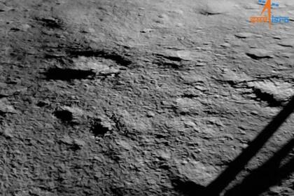 23/08/2023 Imagen de Chandrayaan 3 desde el polo sur de la Luna tras su aterrizaje.  La nave Chandrayaan 3 de la India ha enviado a la Tierra su primera imagen desde el suelo tras aterrizar cerca del polo sur de la Luna, un hito en la exploración del satélite natural terrestre.  POLITICA INVESTIGACIÓN Y TECNOLOGÍA ISRO